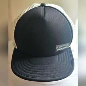 Patagonia Hat Ball Cap Strap Back Big Mesh Duck Bill Black/White One Size EUC